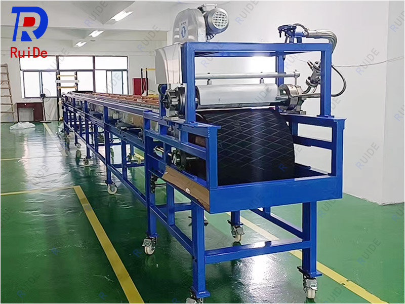 留香珠钢带造粒机